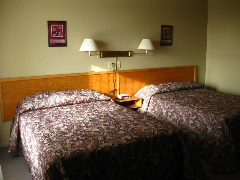Motel De La Pointe Aux Bouleaux Baie-Sainte-Catherine Eksteriør billede